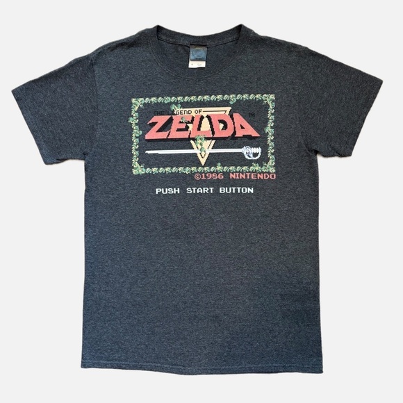 The Legend of Zelda Nintendo T-Shirt on Fruit of The Loom Cotton Blend Small - Picture 1 of 8